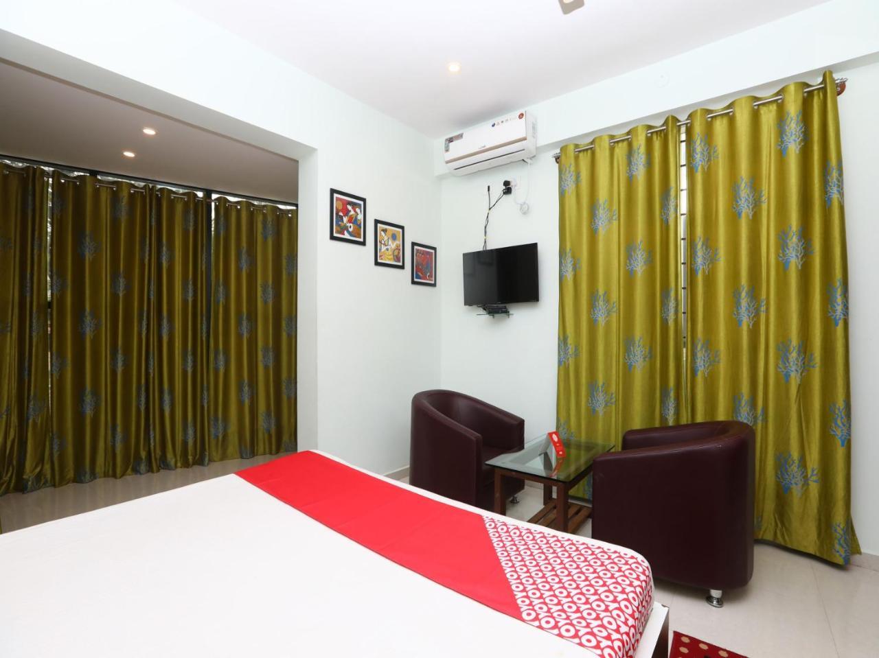 Golden Residency Hotell Mysore Exteriör bild