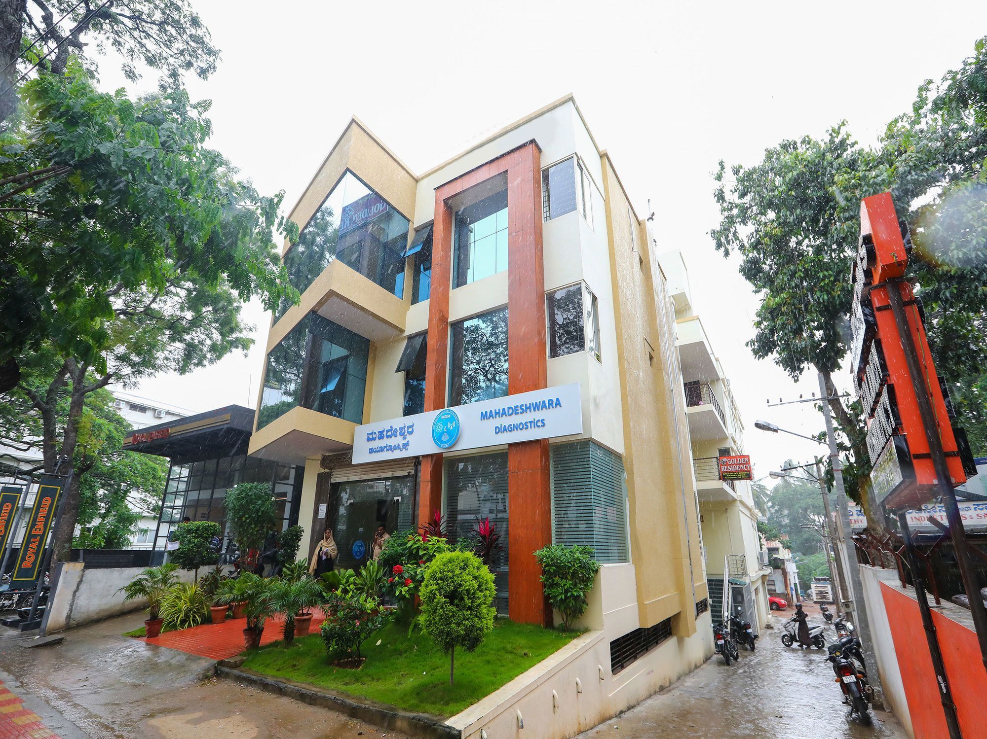 Golden Residency Hotell Mysore Exteriör bild